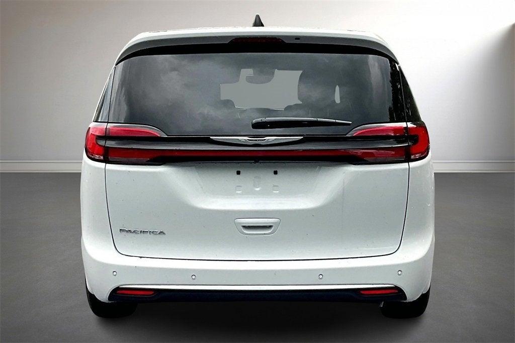 new 2025 Chrysler Pacifica car, priced at $40,707