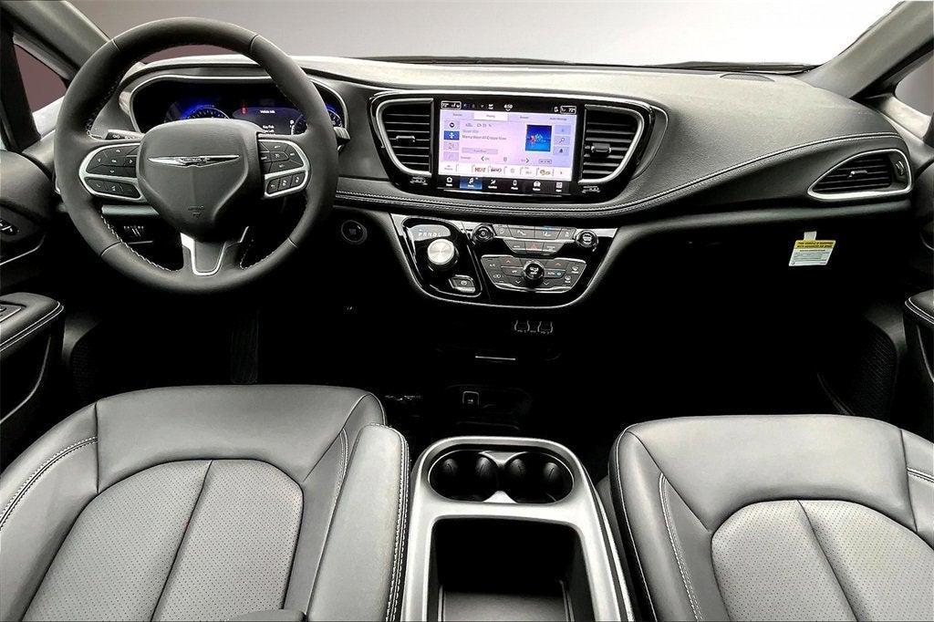 new 2025 Chrysler Pacifica car, priced at $40,707