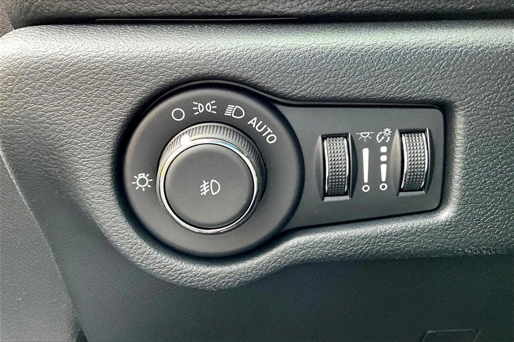 new 2025 Chrysler Pacifica car, priced at $40,707