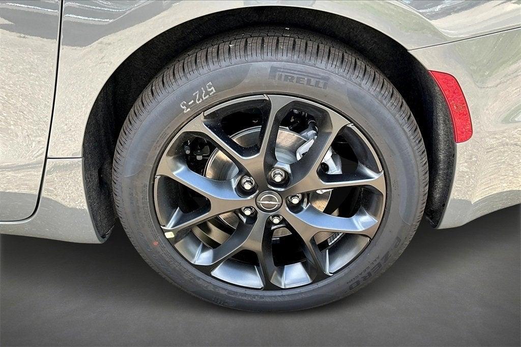 new 2025 Chrysler Pacifica car, priced at $48,866