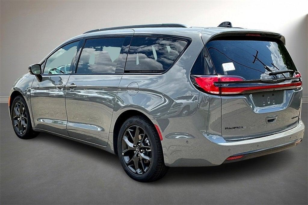 new 2025 Chrysler Pacifica car, priced at $48,866