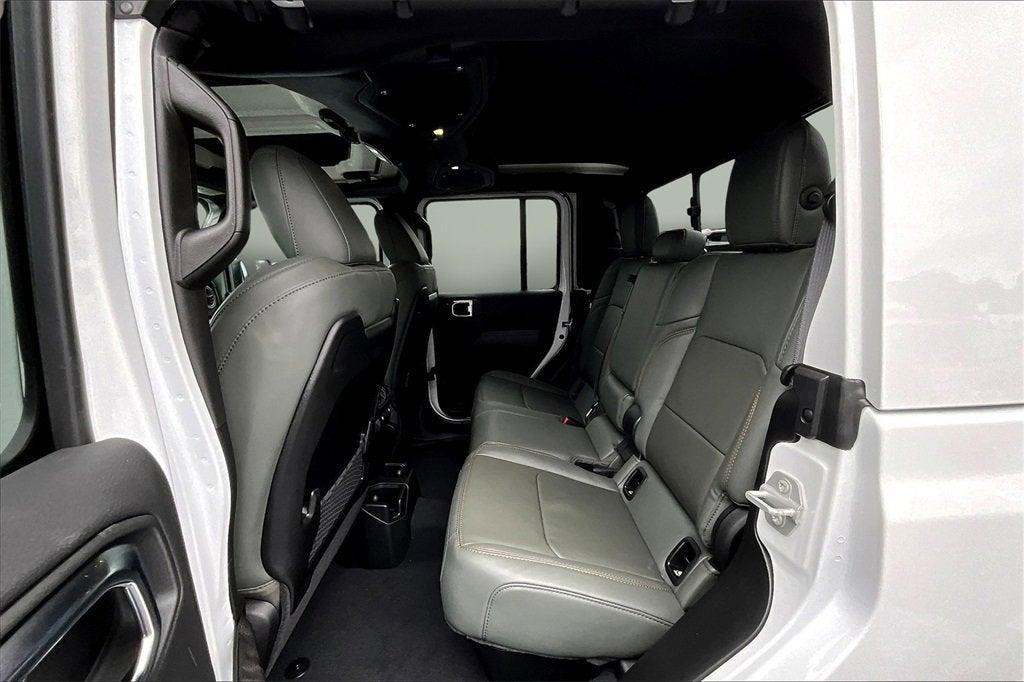 new 2025 Jeep Gladiator car, priced at $53,197