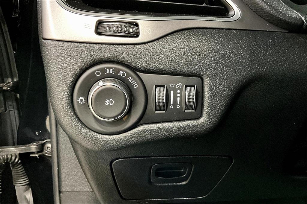 used 2019 Jeep Cherokee car, priced at $17,200