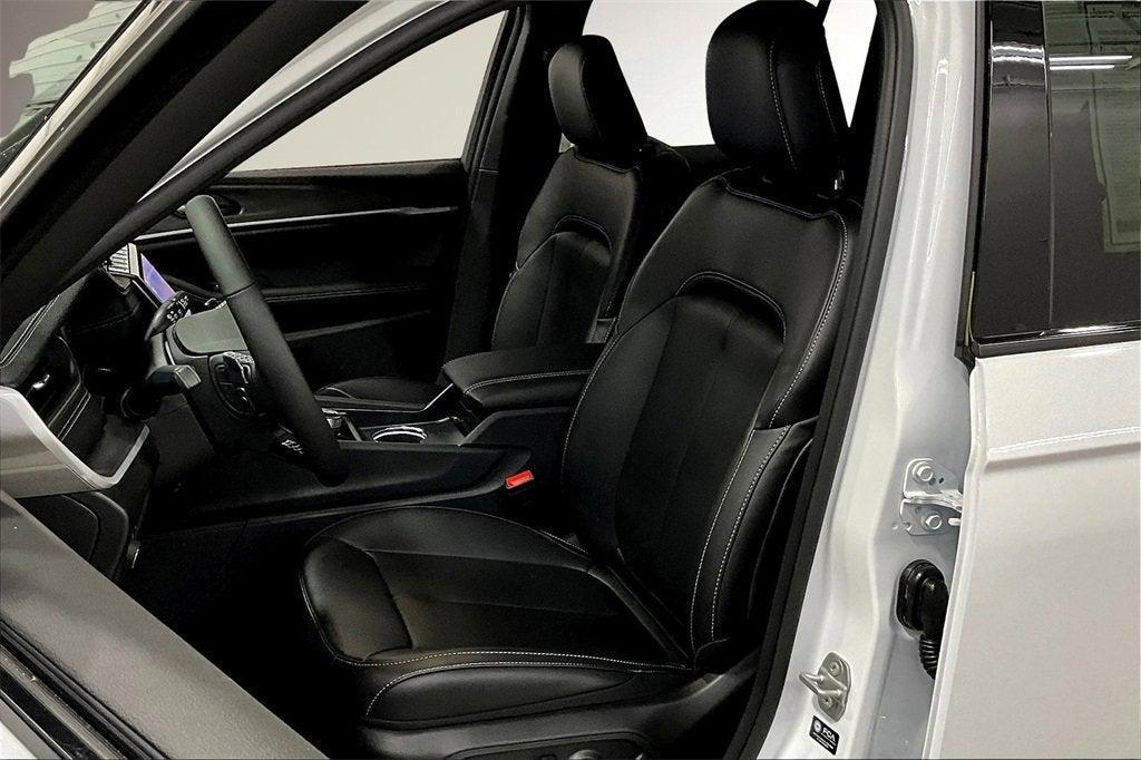 new 2025 Jeep Grand Cherokee car, priced at $47,165