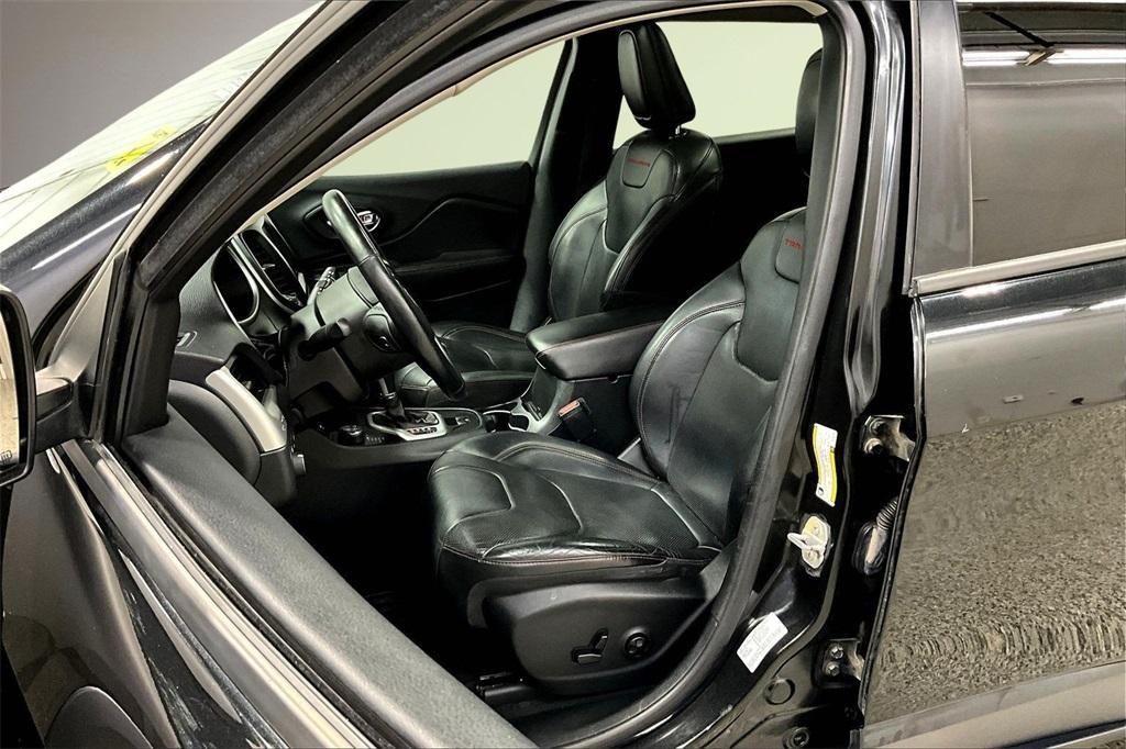 used 2015 Jeep Cherokee car, priced at $13,900