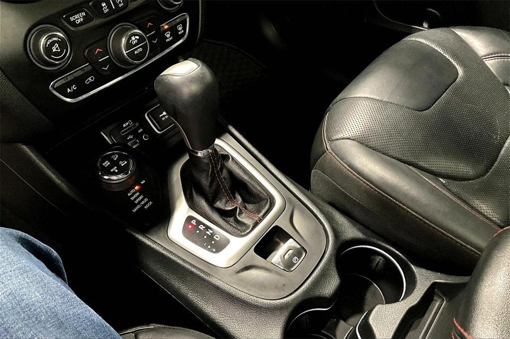 used 2015 Jeep Cherokee car, priced at $13,900