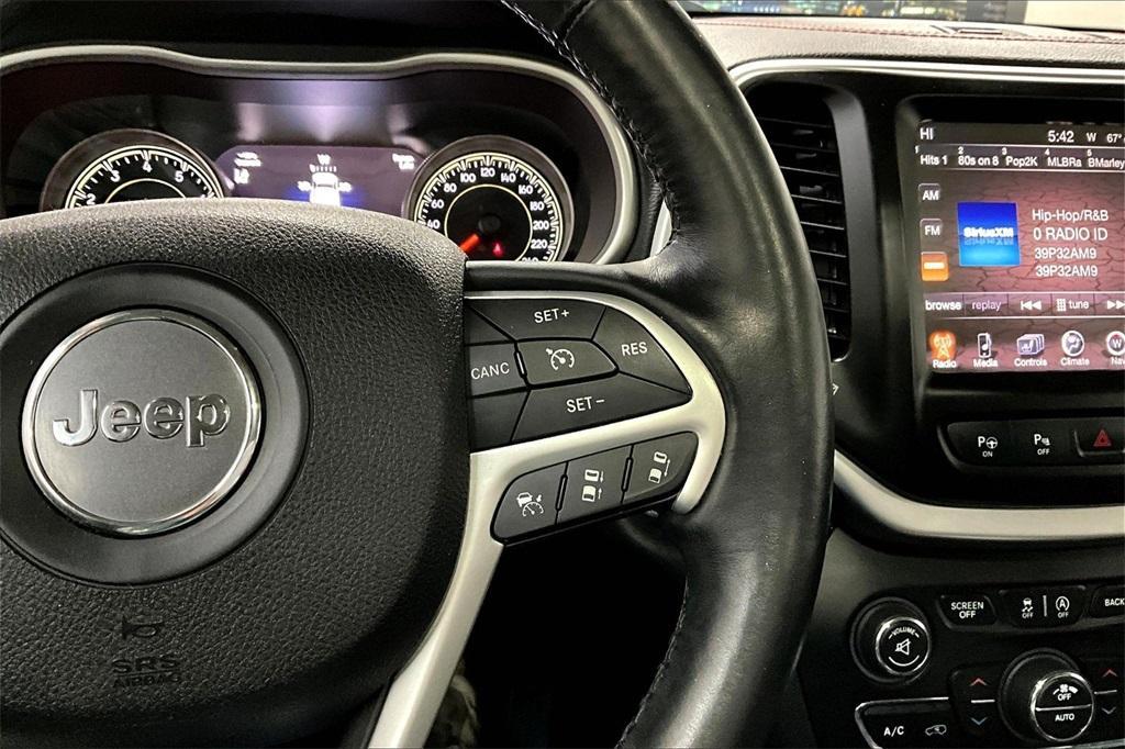 used 2015 Jeep Cherokee car, priced at $13,900