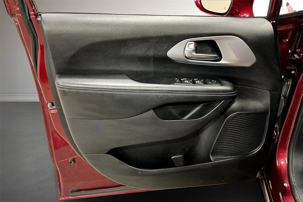 used 2019 Chrysler Pacifica car, priced at $20,900