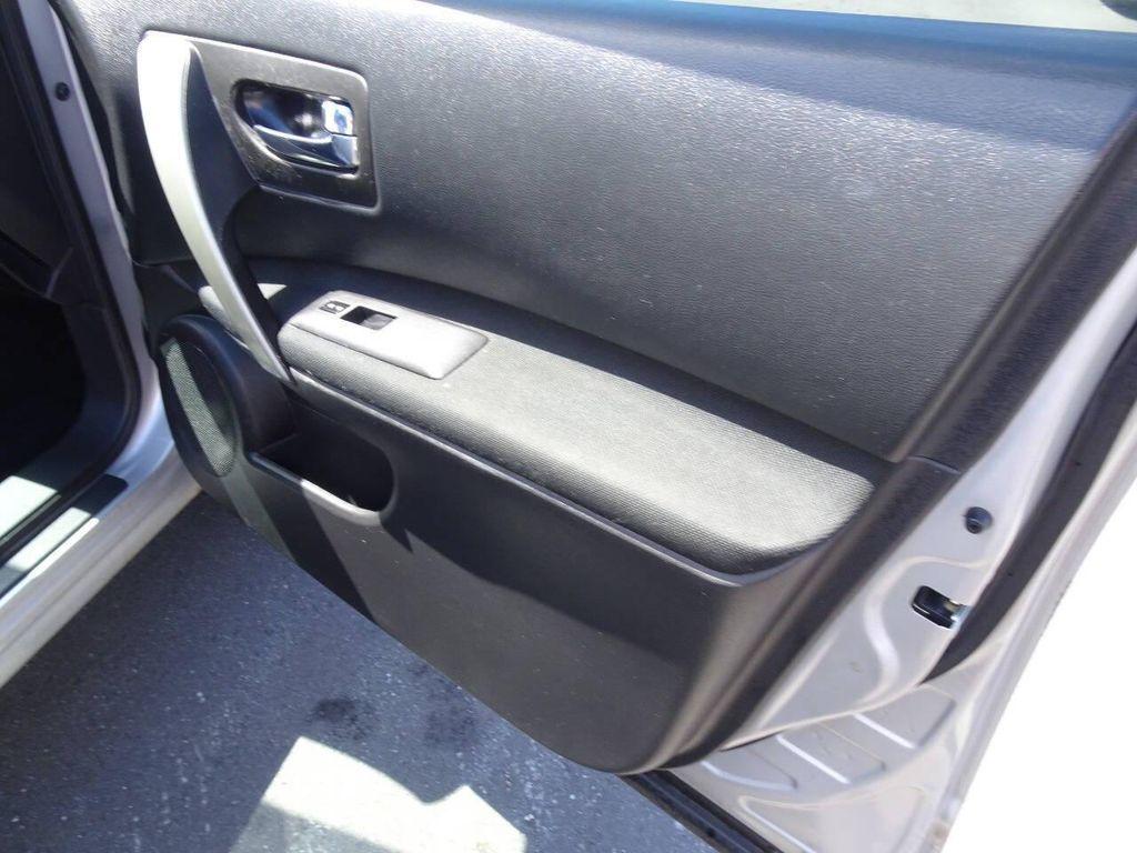 used 2015 Nissan Rogue Select car, priced at $5,900