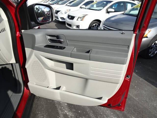 used 2009 Dodge Grand Caravan car, priced at $5,900