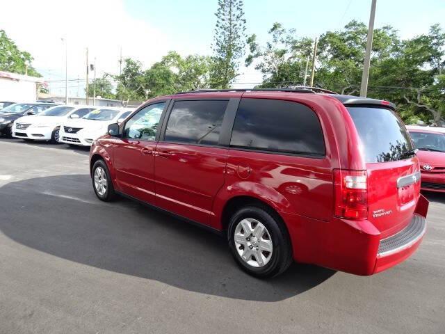 used 2009 Dodge Grand Caravan car, priced at $5,900