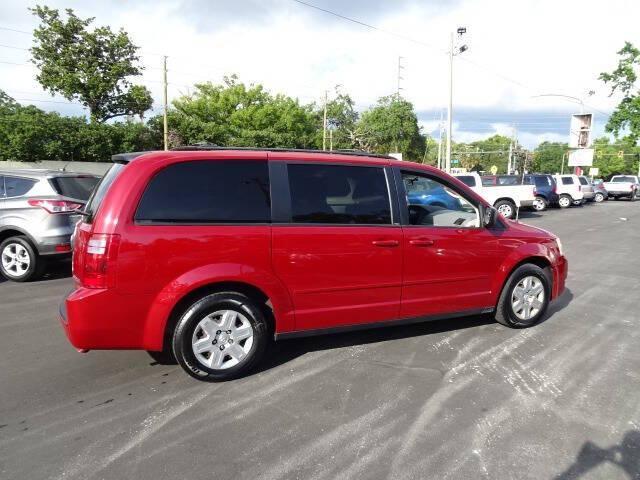 used 2009 Dodge Grand Caravan car, priced at $5,900