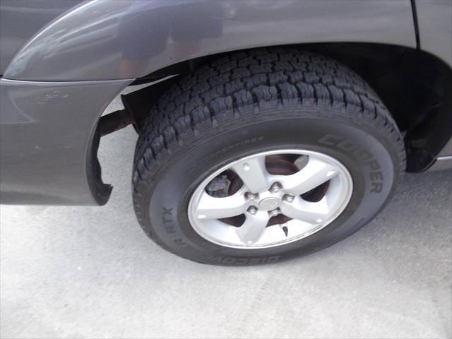 used 2005 Mazda Tribute car, priced at $3,900