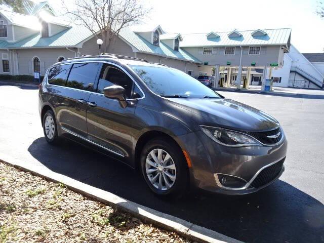 used 2017 Chrysler Pacifica car, priced at $9,700