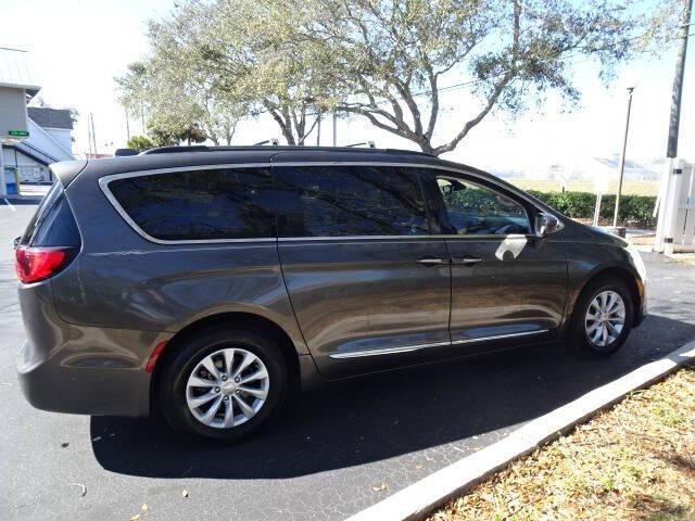 used 2017 Chrysler Pacifica car, priced at $9,700