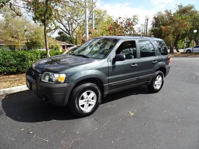 used 2006 Ford Escape car, priced at $4,500