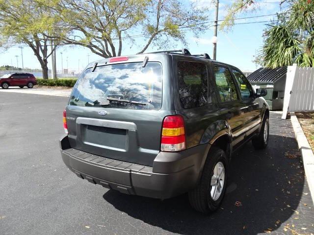 used 2006 Ford Escape car, priced at $4,500