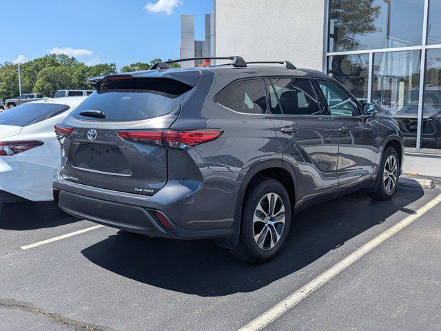 used 2021 Toyota Highlander car, priced at $36,499