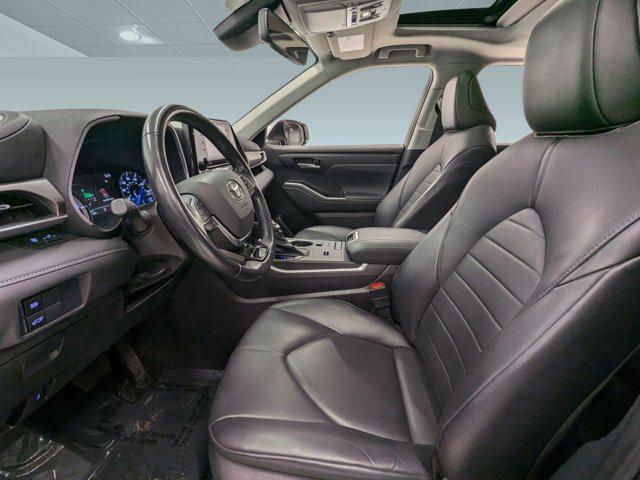 used 2021 Toyota Highlander Hybrid car, priced at $36,599
