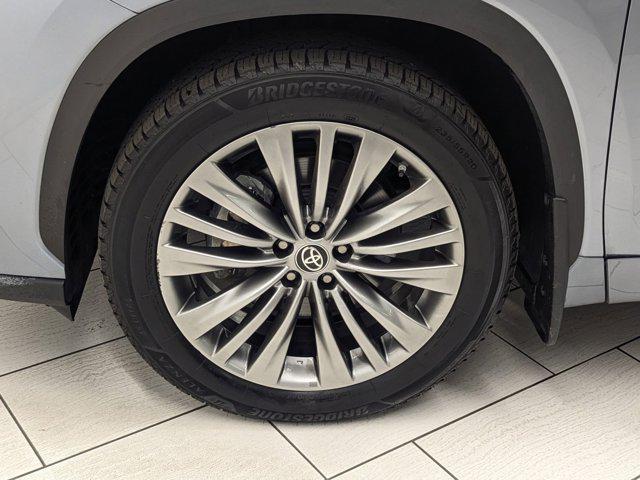 used 2020 Toyota Highlander car, priced at $32,697