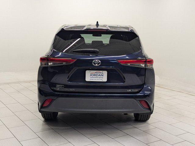 used 2020 Toyota Highlander car, priced at $27,499