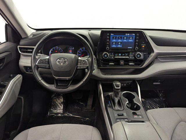 used 2020 Toyota Highlander car, priced at $27,499