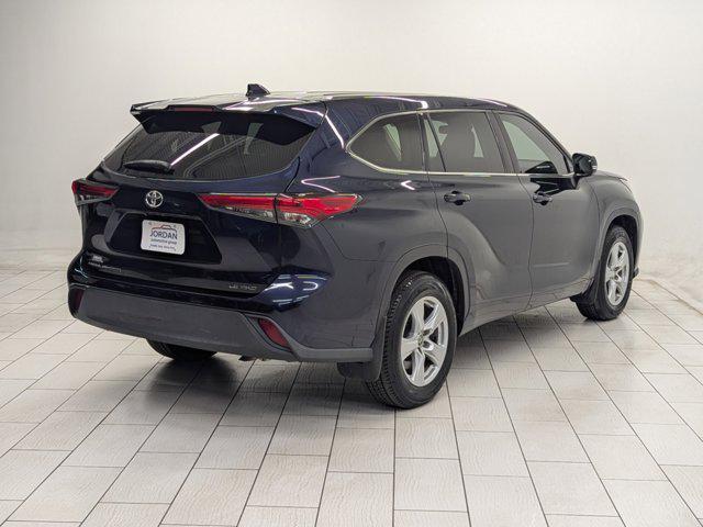 used 2020 Toyota Highlander car, priced at $27,499