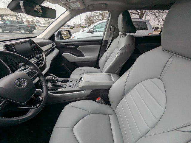 used 2021 Toyota Highlander car, priced at $34,599