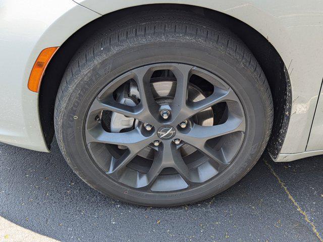 used 2021 Chrysler Pacifica car, priced at $28,999