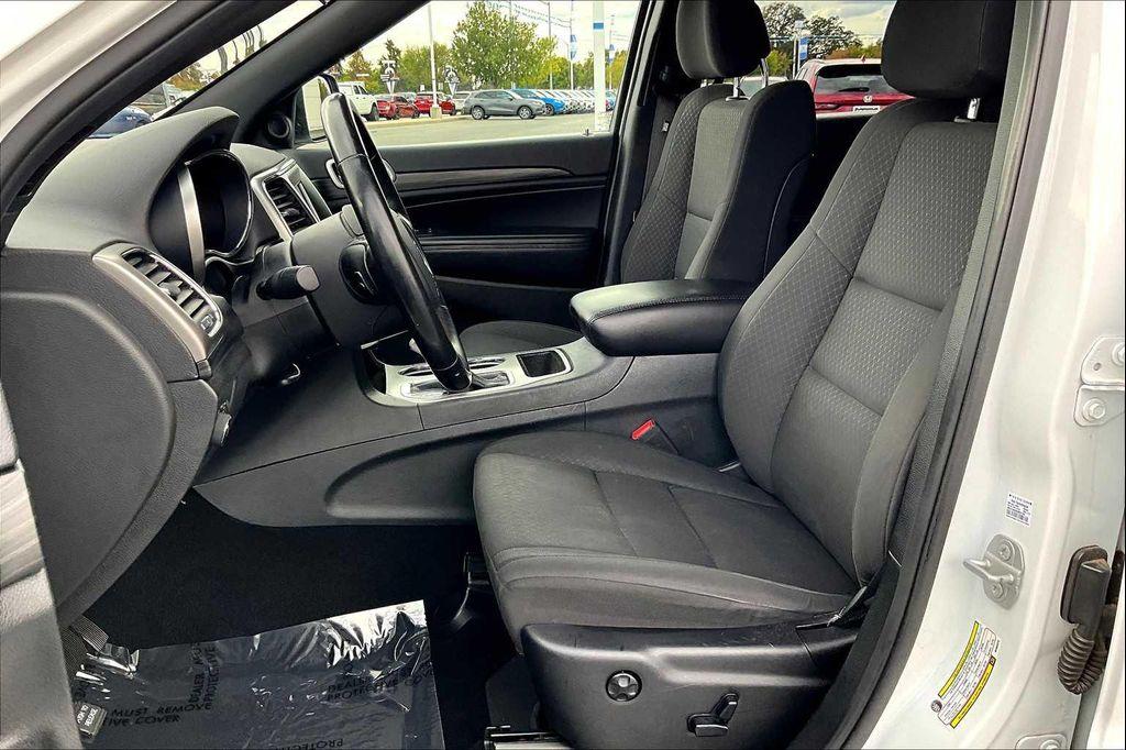 used 2019 Jeep Grand Cherokee car, priced at $15,784