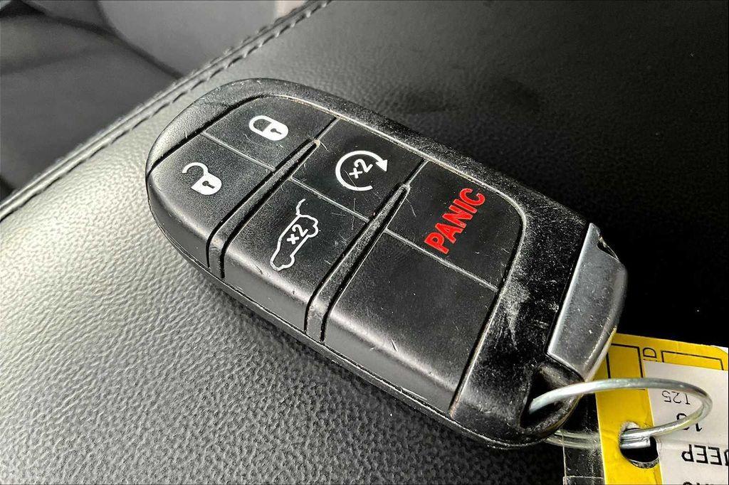 used 2019 Jeep Grand Cherokee car, priced at $15,784