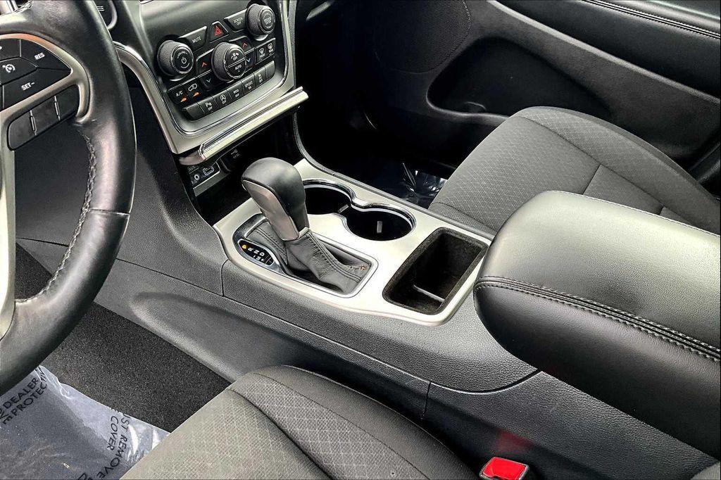 used 2019 Jeep Grand Cherokee car, priced at $15,784