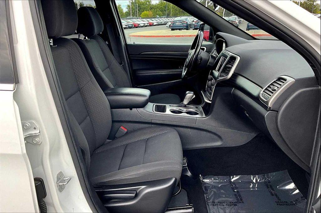 used 2019 Jeep Grand Cherokee car, priced at $15,784