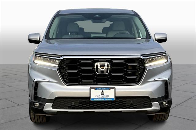 new 2025 Honda Pilot car, priced at $48,895