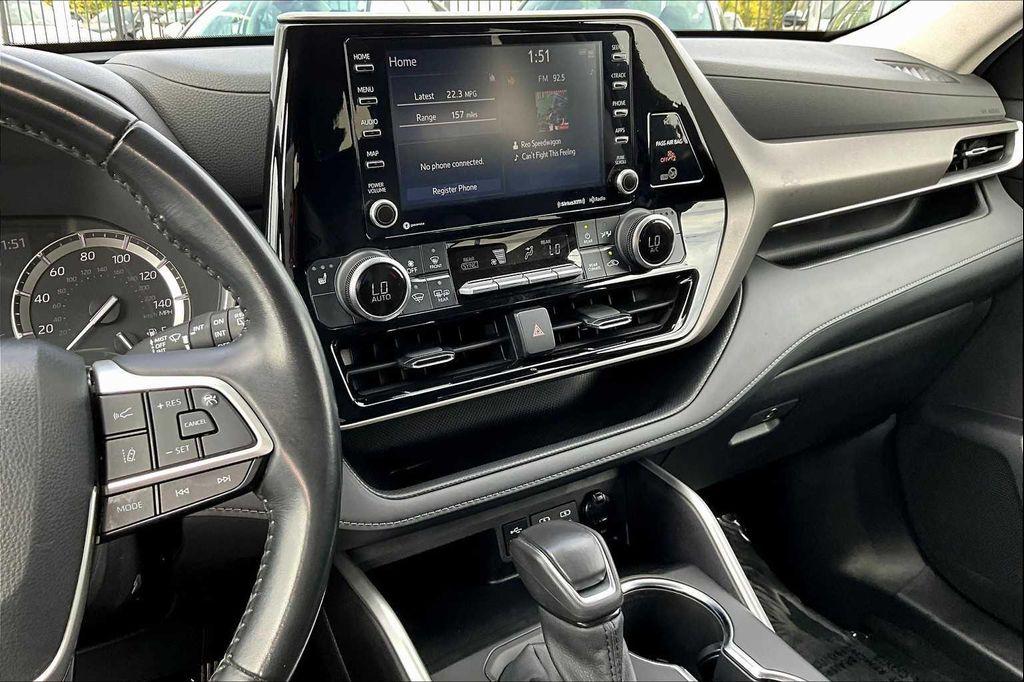 used 2022 Toyota Highlander car, priced at $31,278