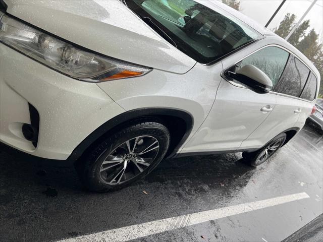 used 2019 Toyota Highlander car, priced at $26,969