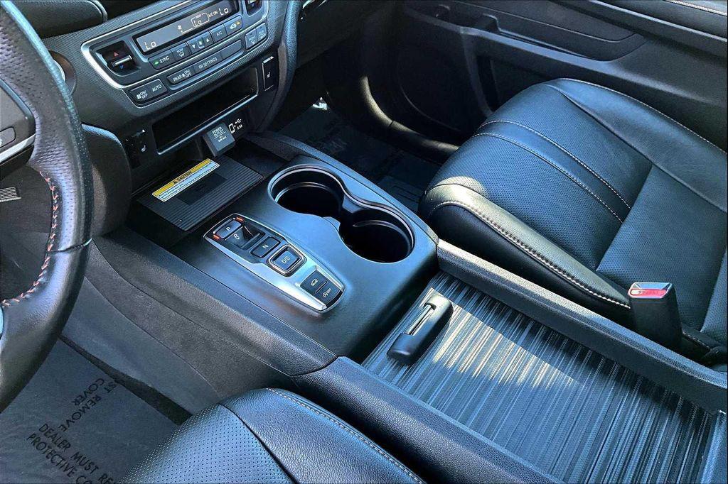used 2022 Honda Passport car, priced at $32,324