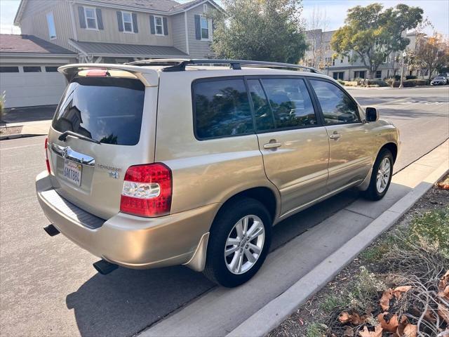 used 2007 Toyota Highlander Hybrid car, priced at $5,499