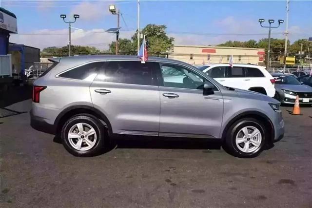 used 2022 Kia Sorento car, priced at $21,333