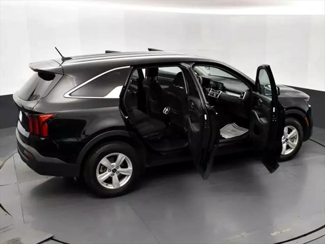 used 2023 Kia Sorento car, priced at $23,234