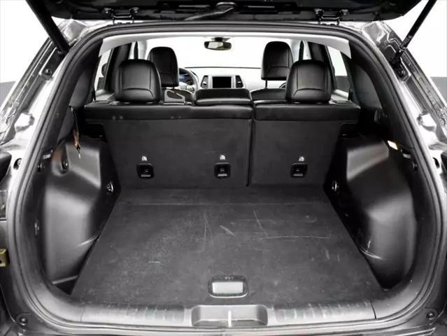 used 2023 Jeep Cherokee car, priced at $20,356