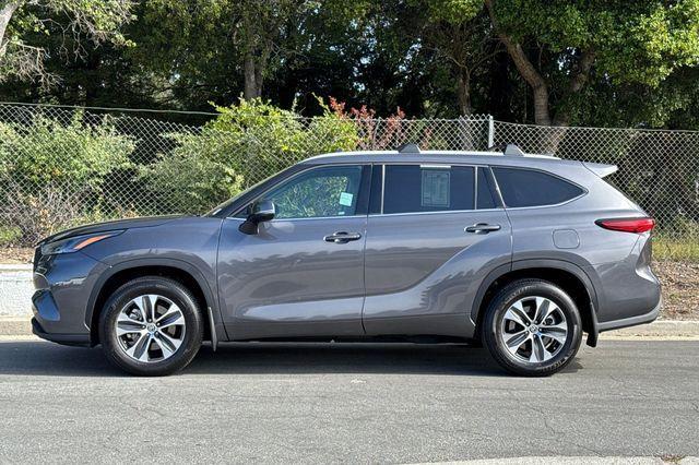 used 2022 Toyota Highlander car, priced at $41,980