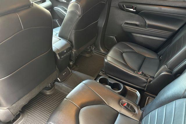 used 2022 Toyota Highlander car, priced at $41,980
