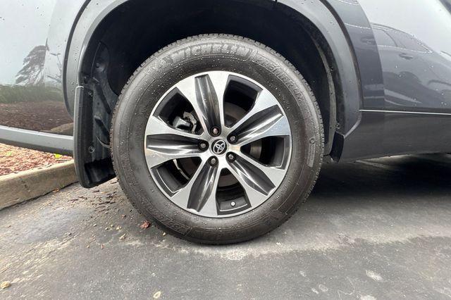 used 2022 Toyota Highlander car, priced at $41,980