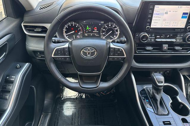 used 2022 Toyota Highlander car, priced at $41,980
