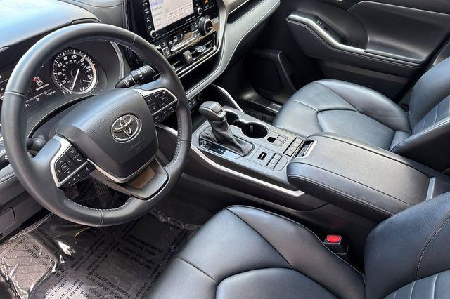 used 2022 Toyota Highlander car, priced at $41,980
