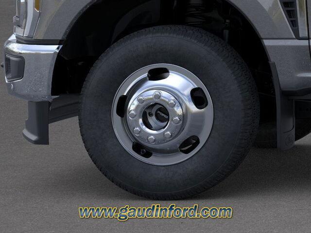 new 2025 Ford F-350 car, priced at $93,260