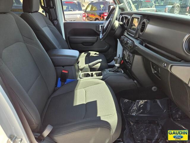 used 2022 Jeep Gladiator car, priced at $35,900