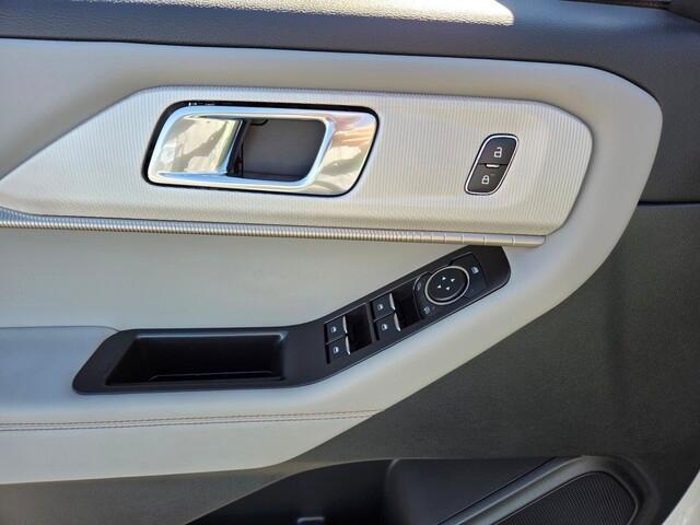 new 2025 Ford Explorer car, priced at $49,550