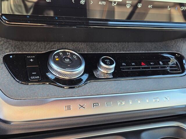 new 2025 Ford Expedition car, priced at $83,294